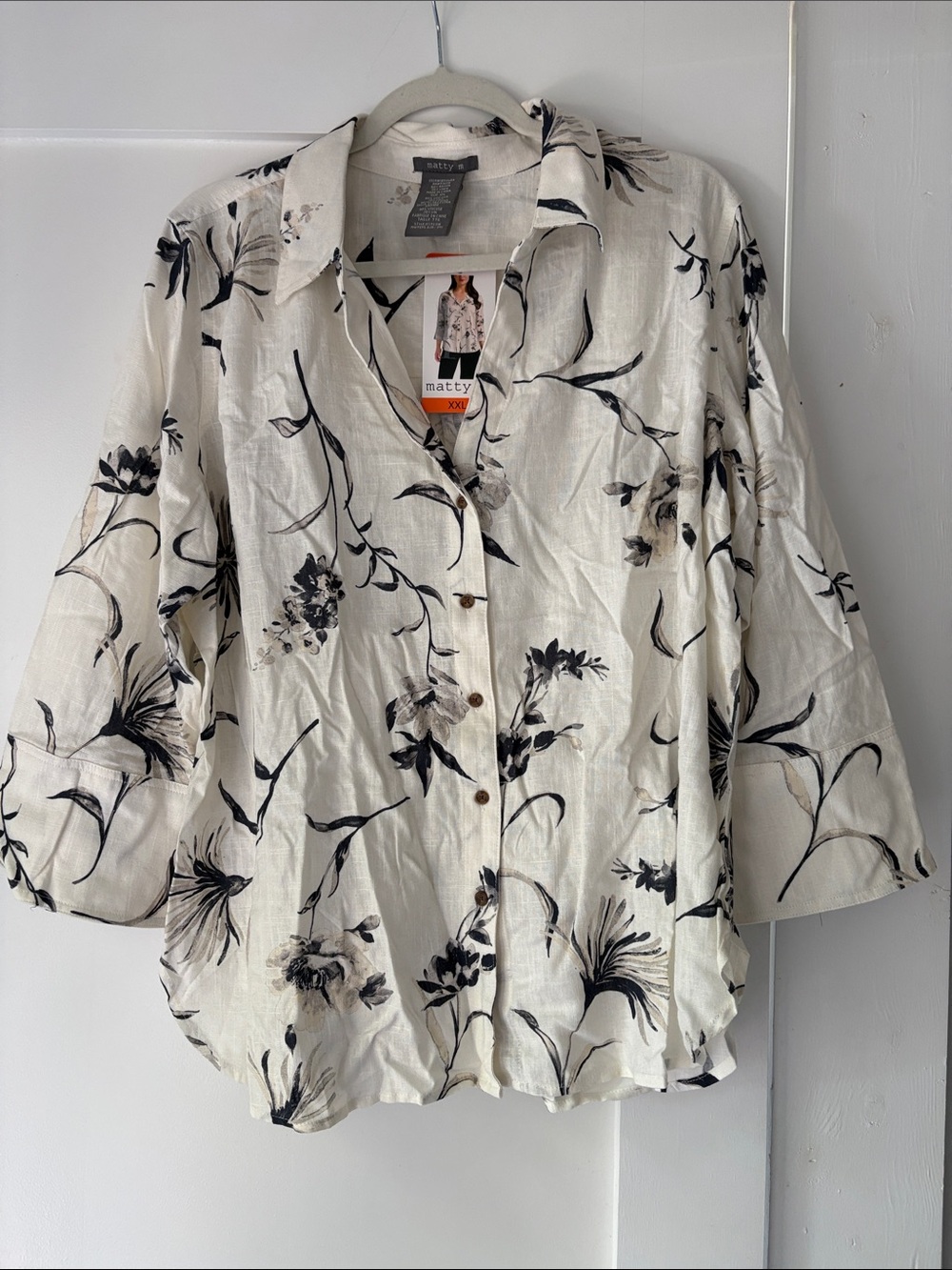 Matty M Cream Button-Front Floral Blouse